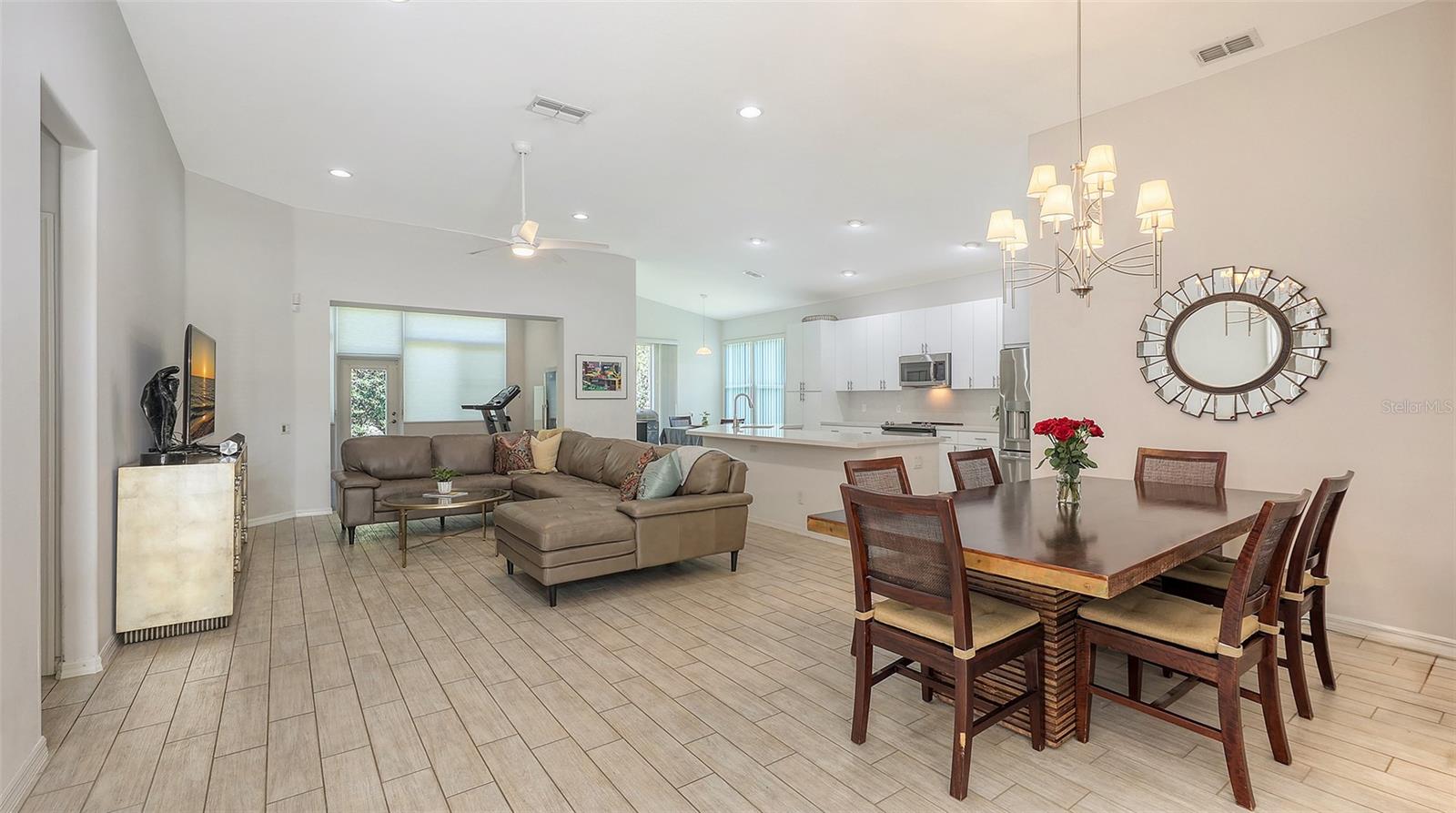 6721 OAK MANOR DR