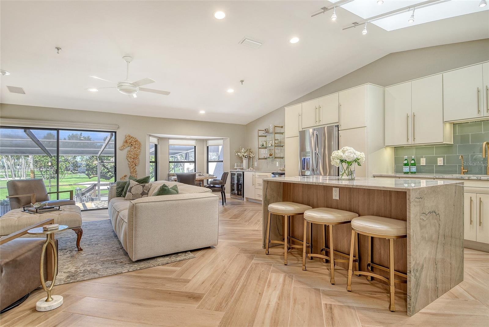 2103 HARBOURSIDE DR #1102