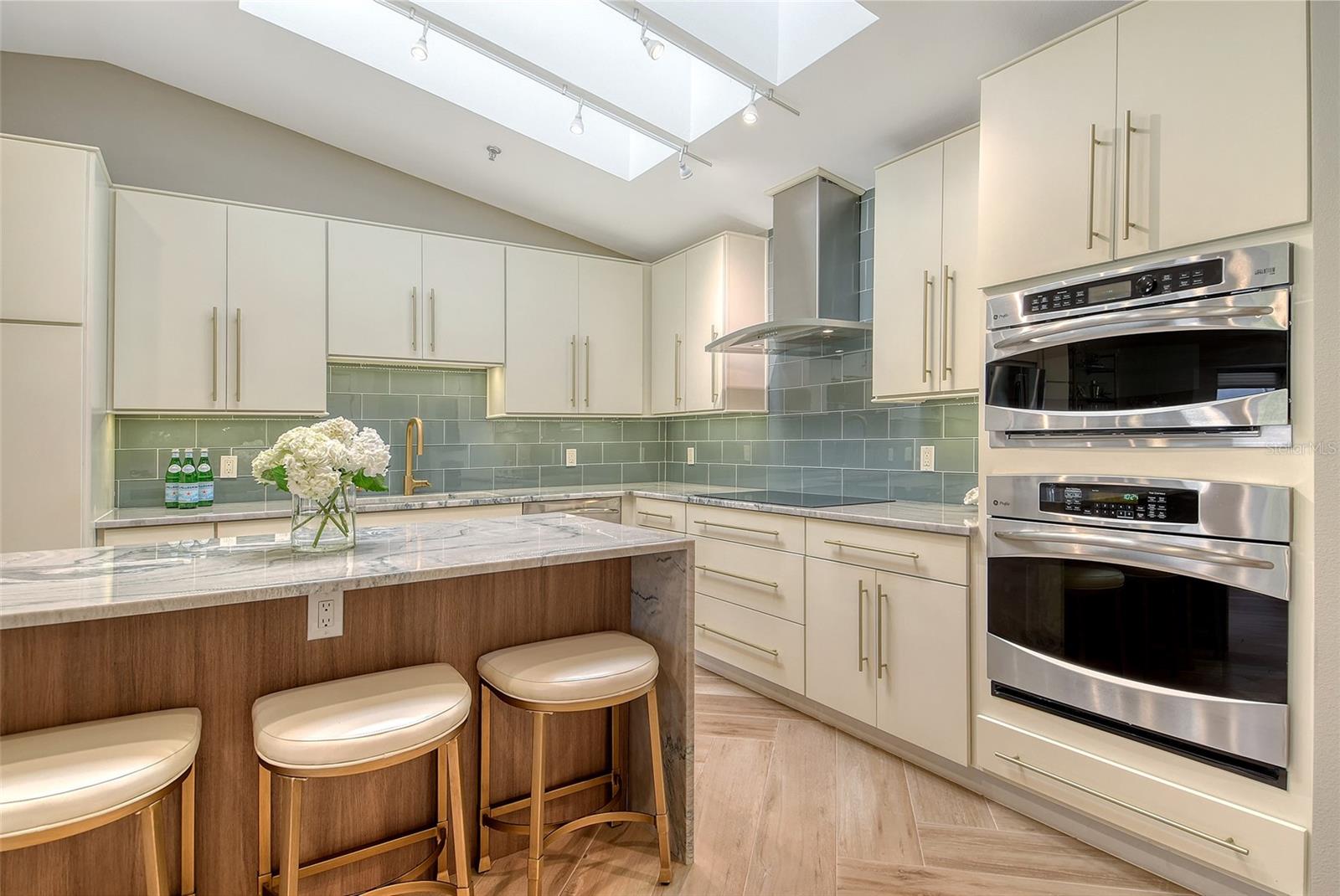 2103 HARBOURSIDE DR #1102