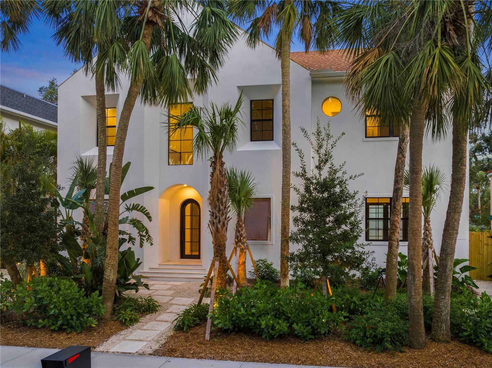 1648 BONITA LN