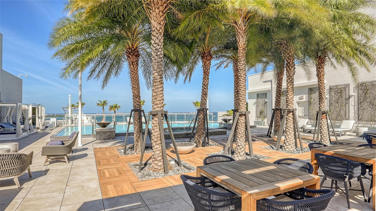 540 N TAMIAMI TRL #1702