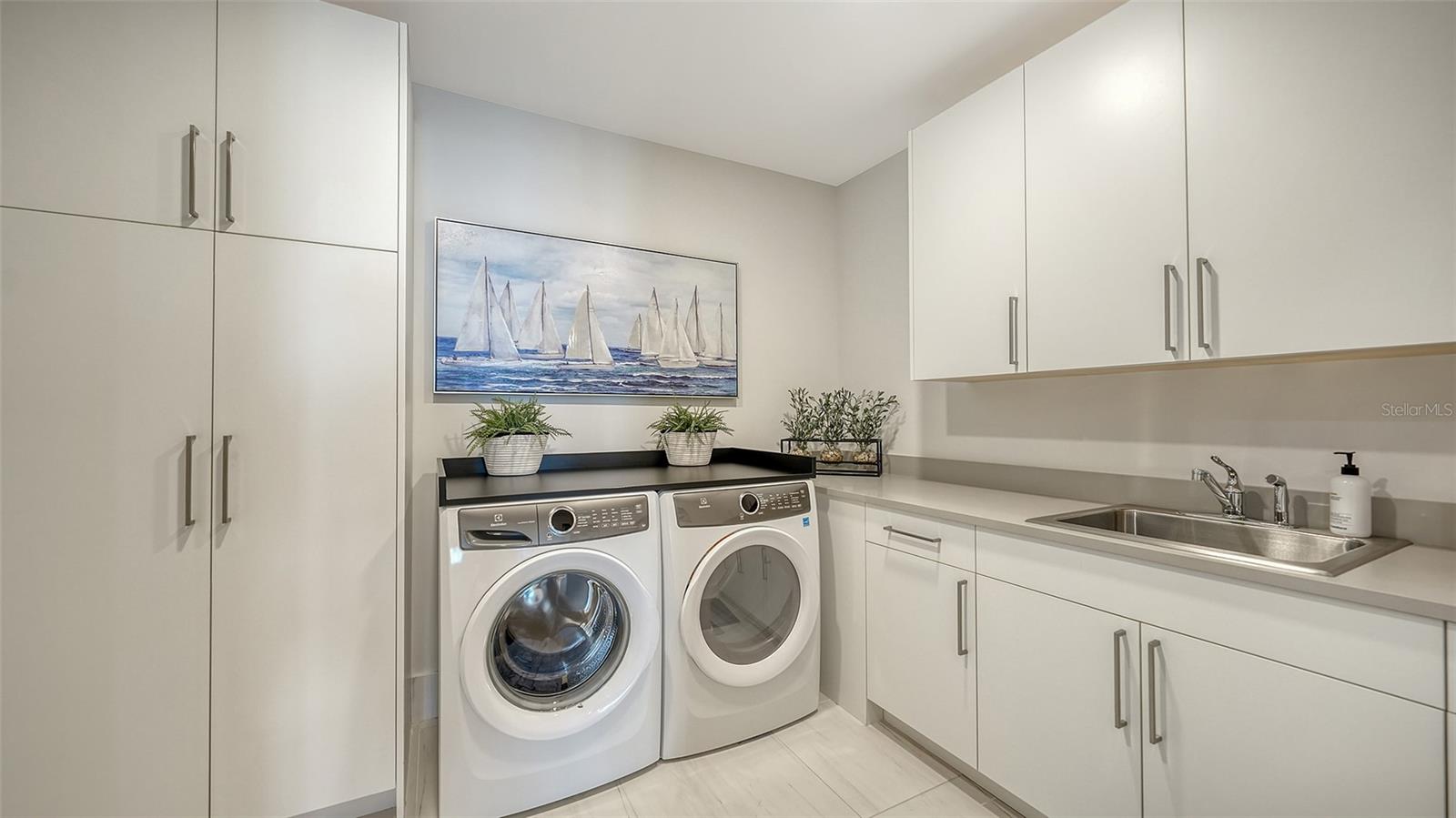 540 N TAMIAMI TRL #1702