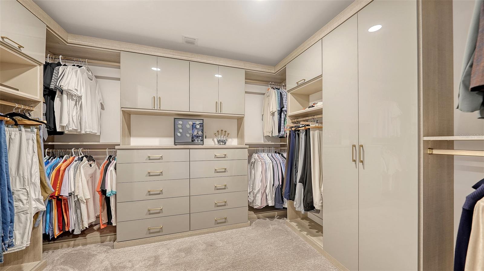 540 N TAMIAMI TRL #1702