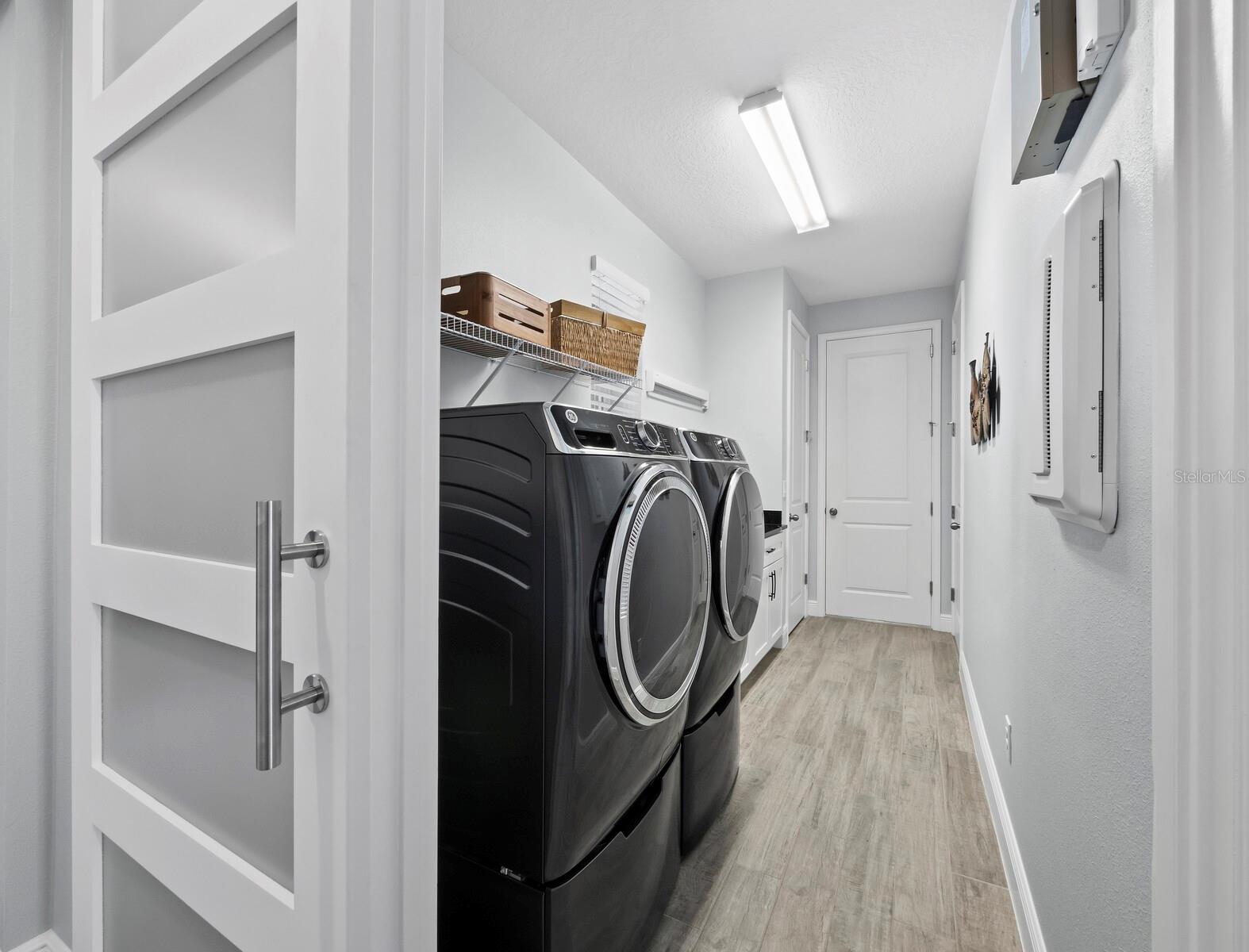 5605 LONG SHORE LOOP