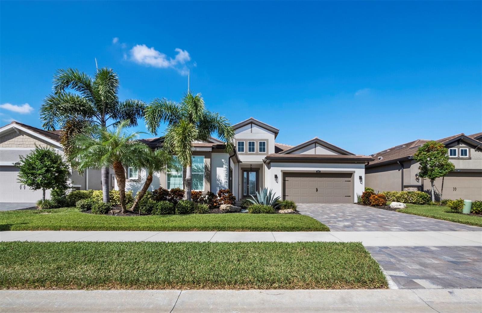 5605 LONG SHORE LOOP