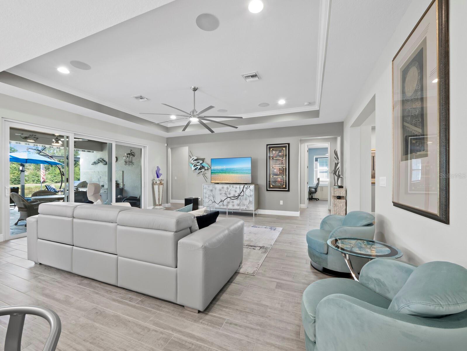 5605 LONG SHORE LOOP