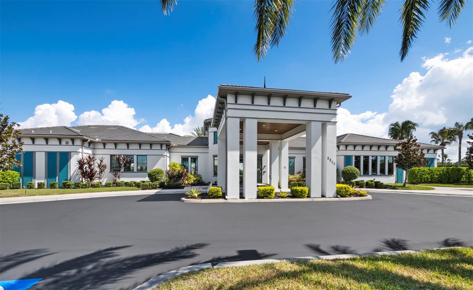 5605 LONG SHORE LOOP