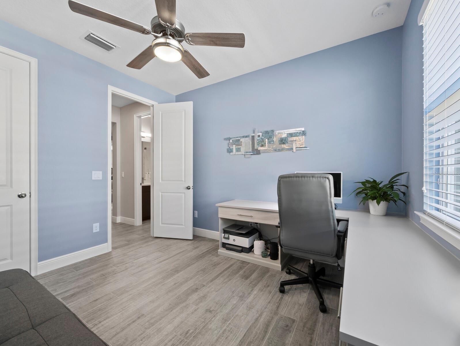 5605 LONG SHORE LOOP