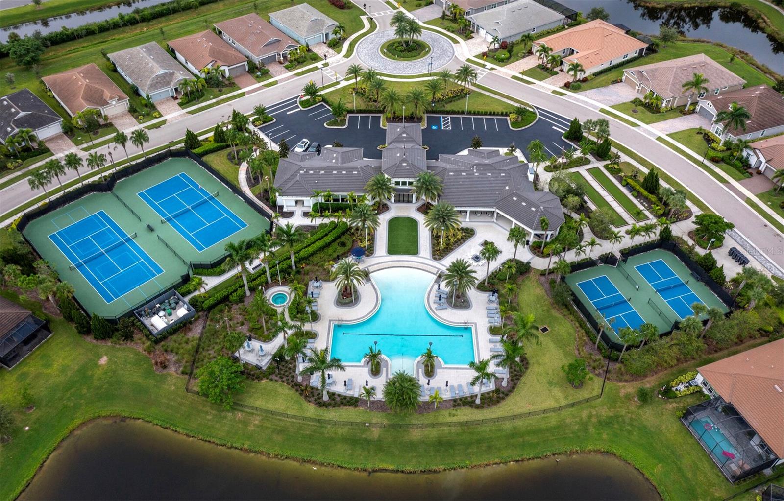 5605 LONG SHORE LOOP