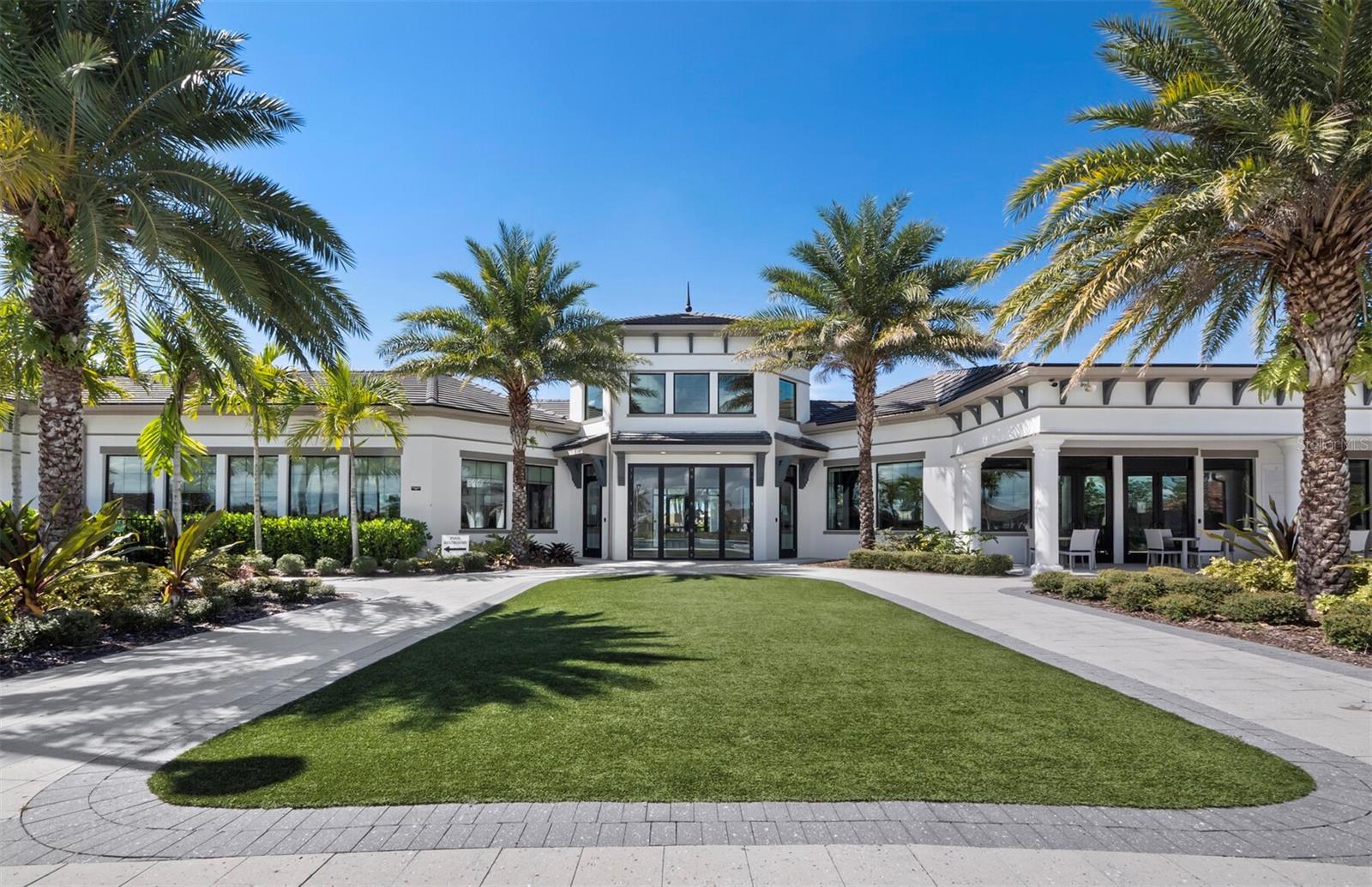 5605 LONG SHORE LOOP