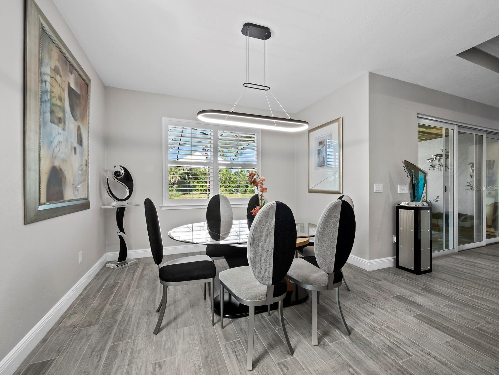 5605 LONG SHORE LOOP