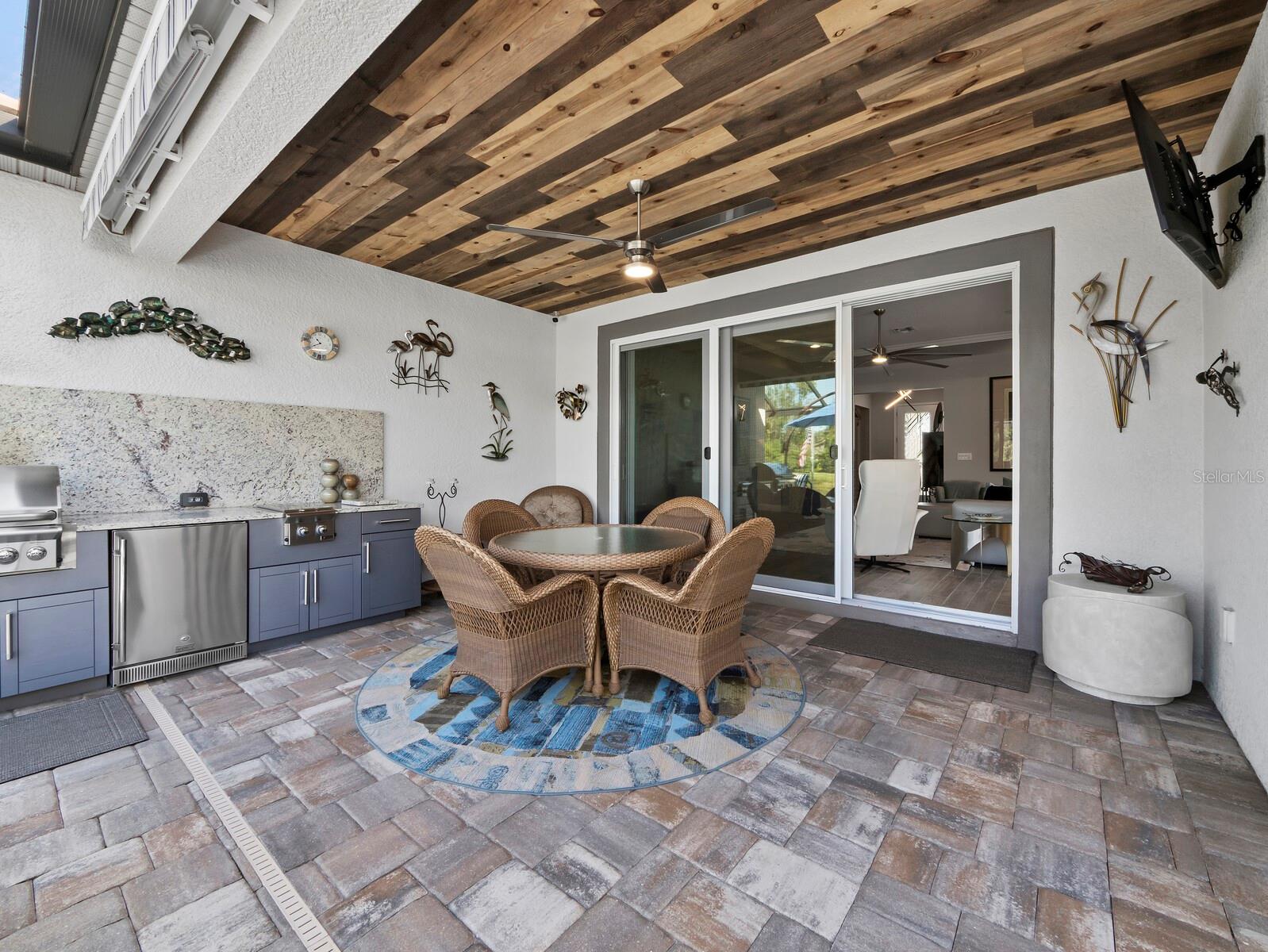 5605 LONG SHORE LOOP