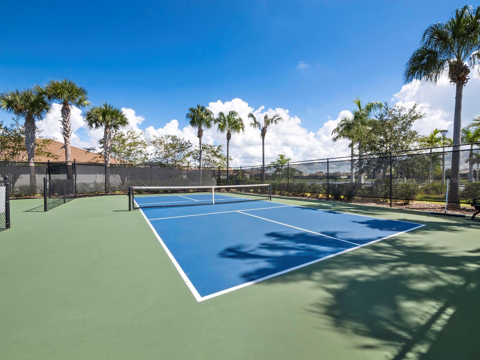 5605 LONG SHORE LOOP