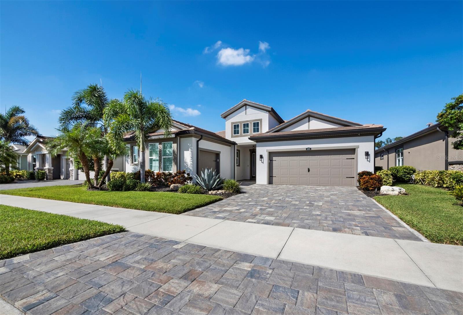 5605 LONG SHORE LOOP