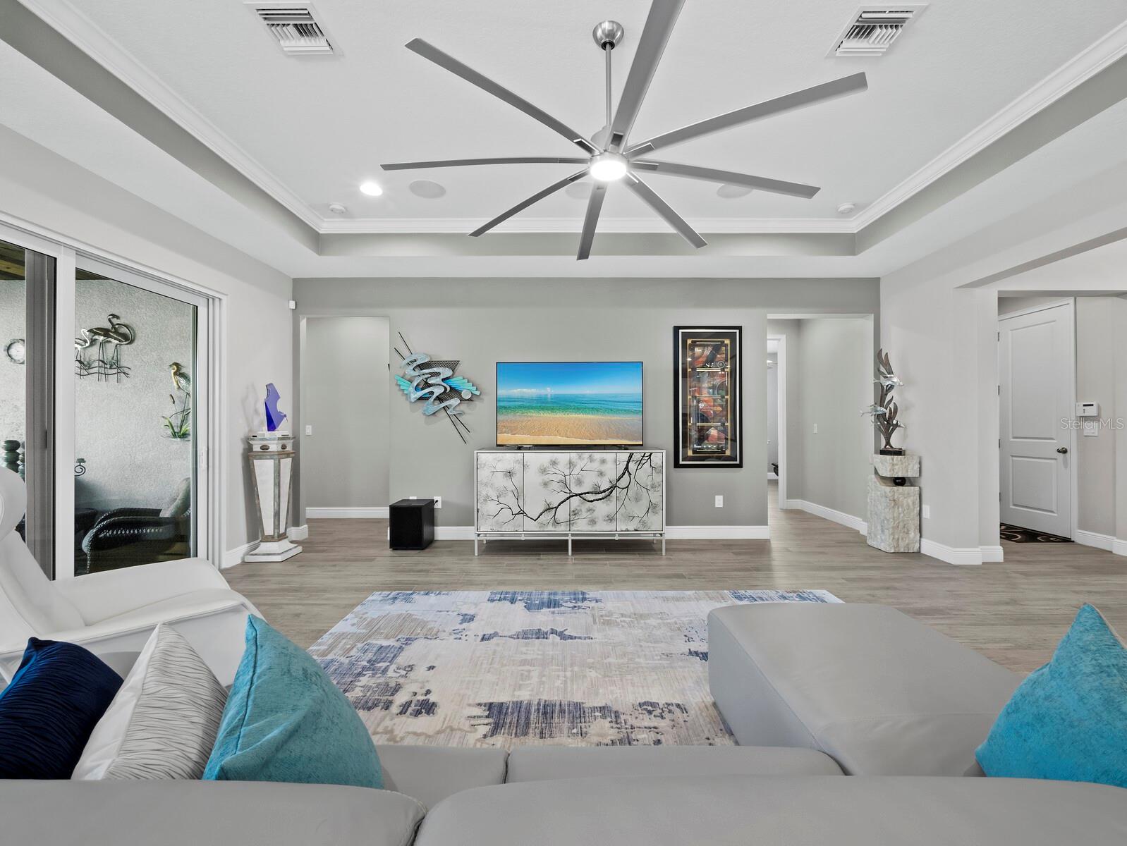 5605 LONG SHORE LOOP