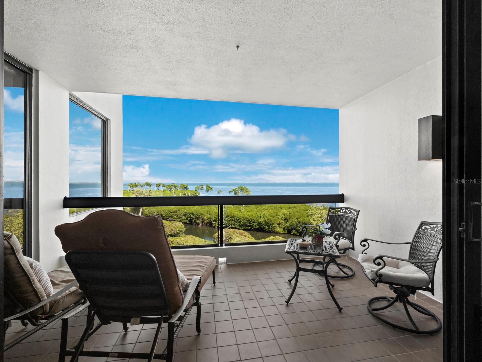 1930 HARBOURSIDE DR #136