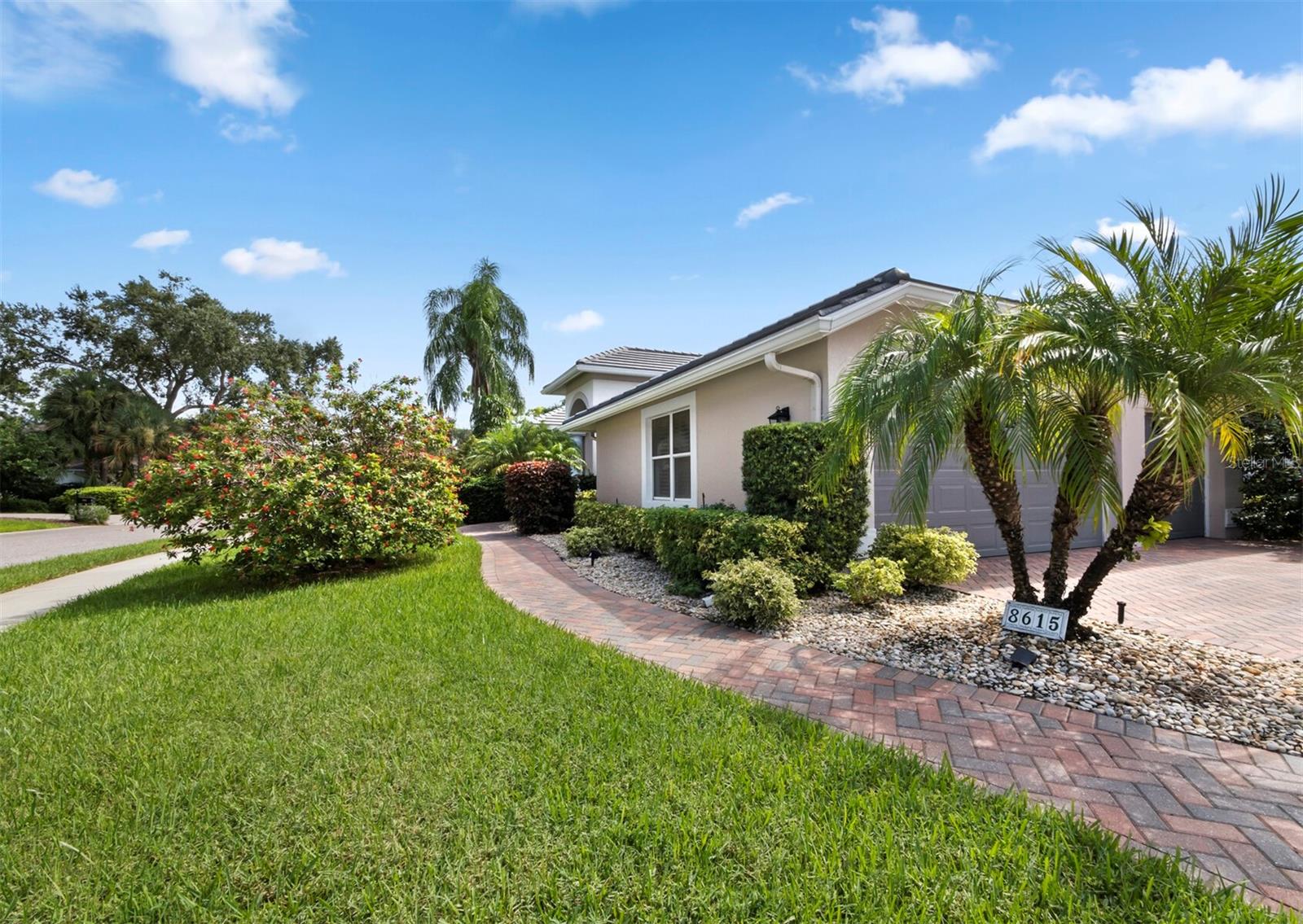 8615 WOODBRIAR DR