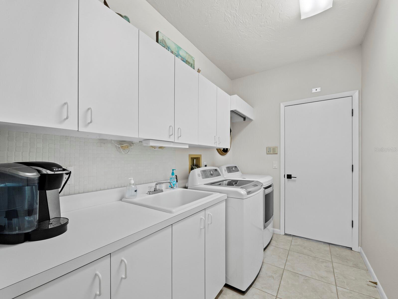 8615 WOODBRIAR DR