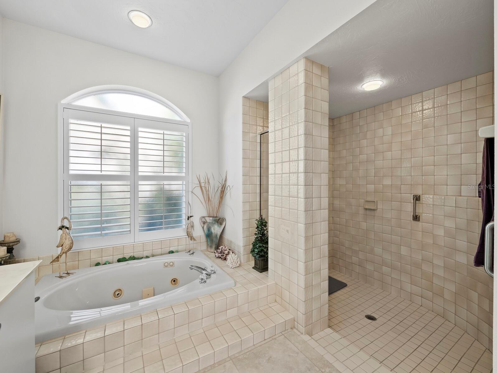 8615 WOODBRIAR DR