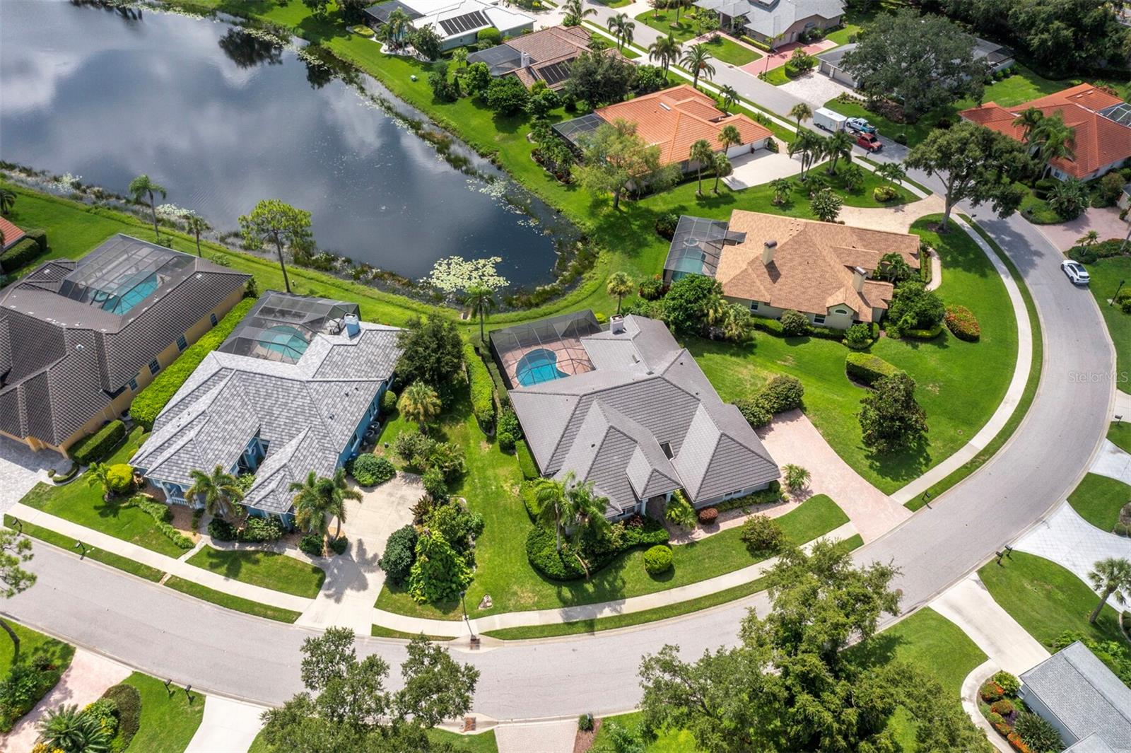 8615 WOODBRIAR DR