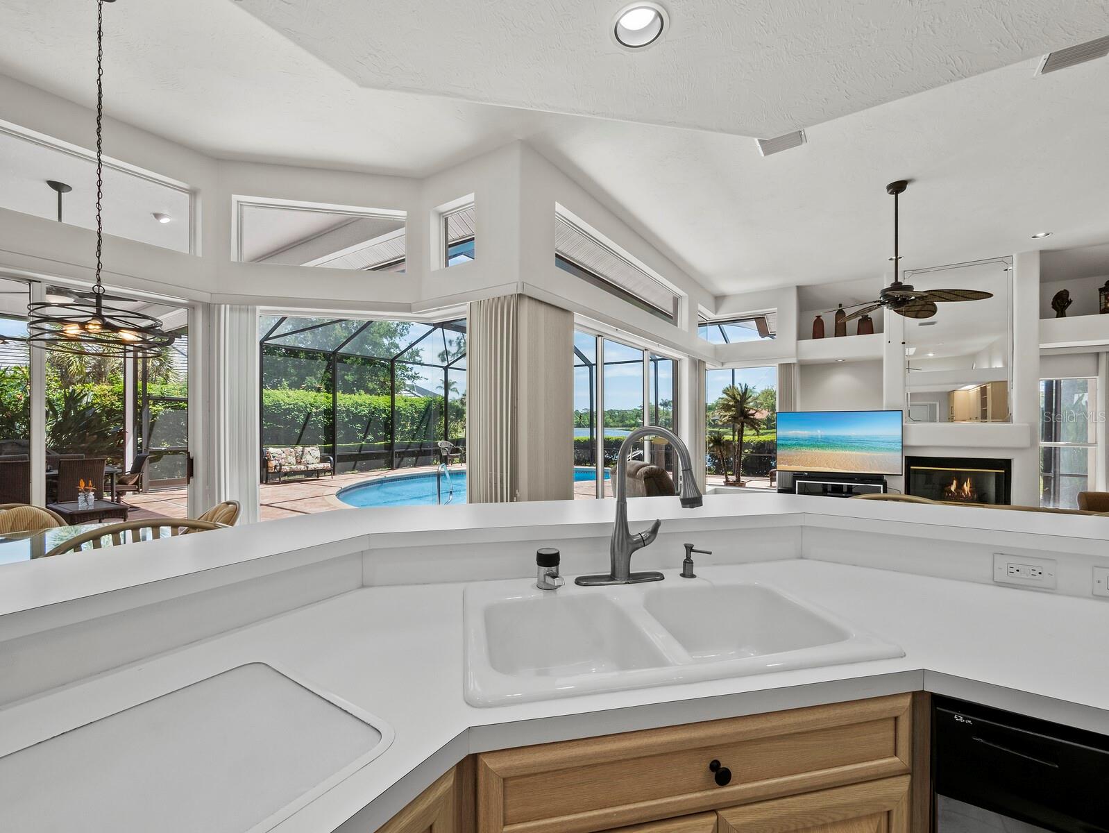 8615 WOODBRIAR DR