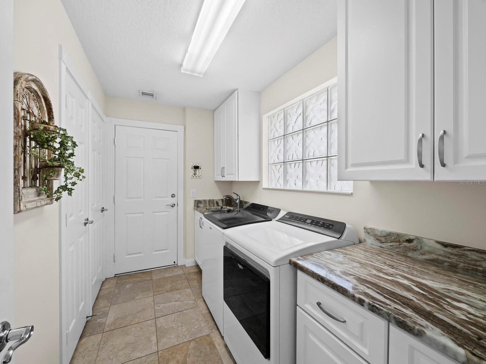 5967 BENEVENTO DR