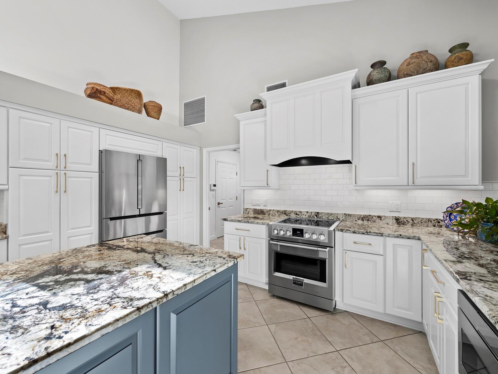 8314 CYPRESS HOLLOW DR