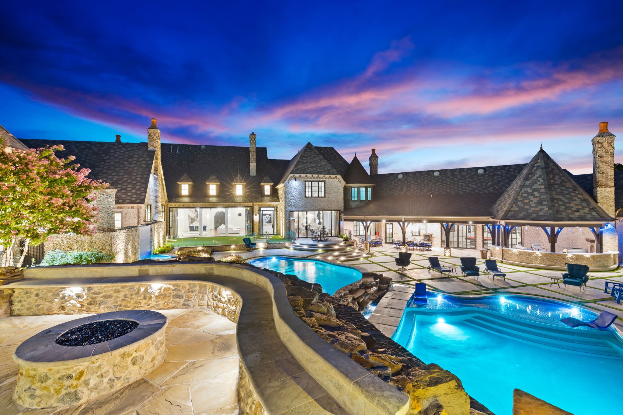 935 W Dove Road