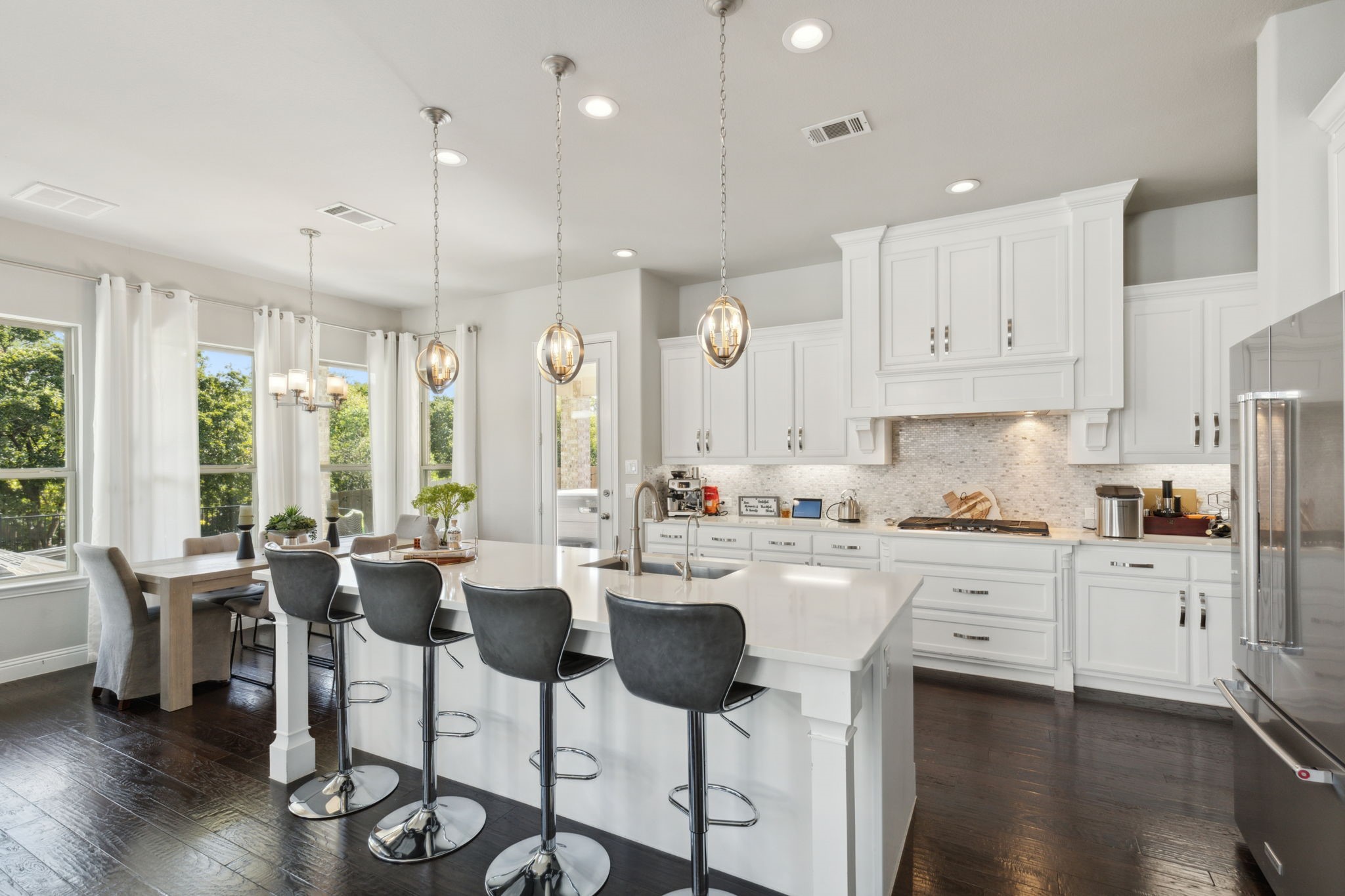 9812 Croswell Street