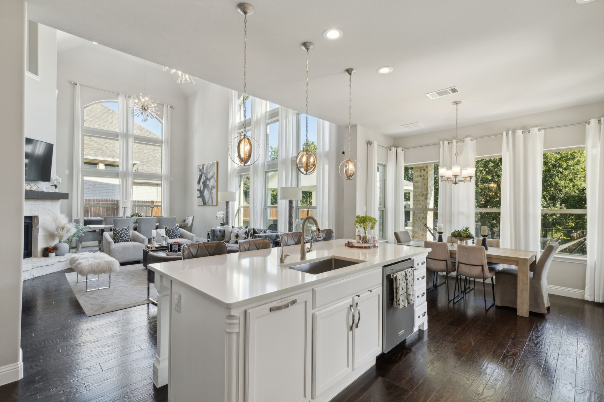 9812 Croswell Street