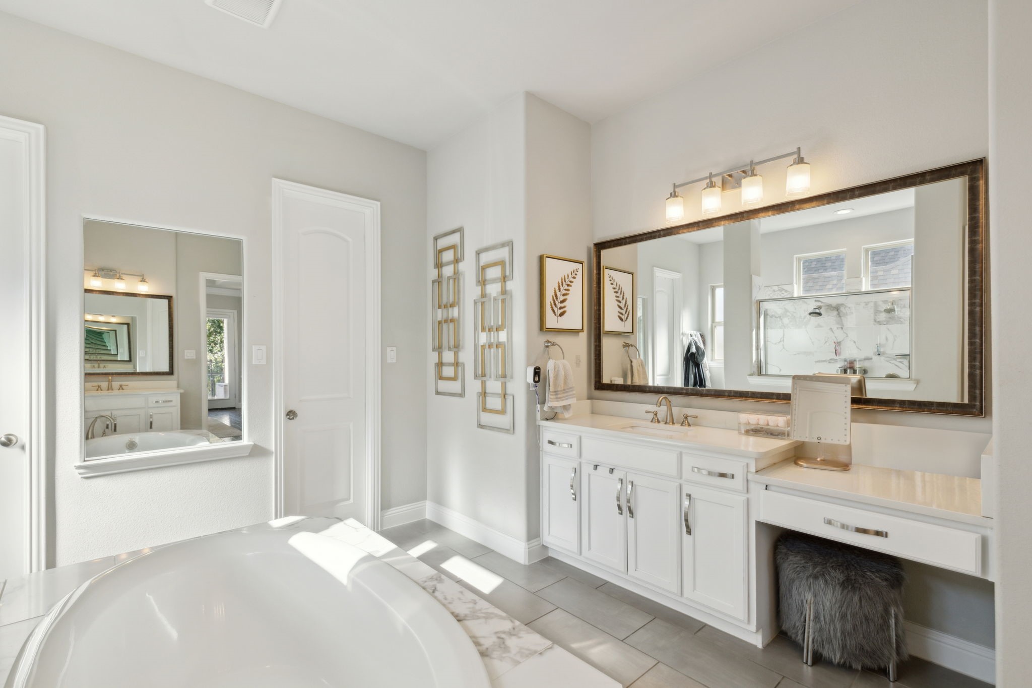 9812 Croswell Street