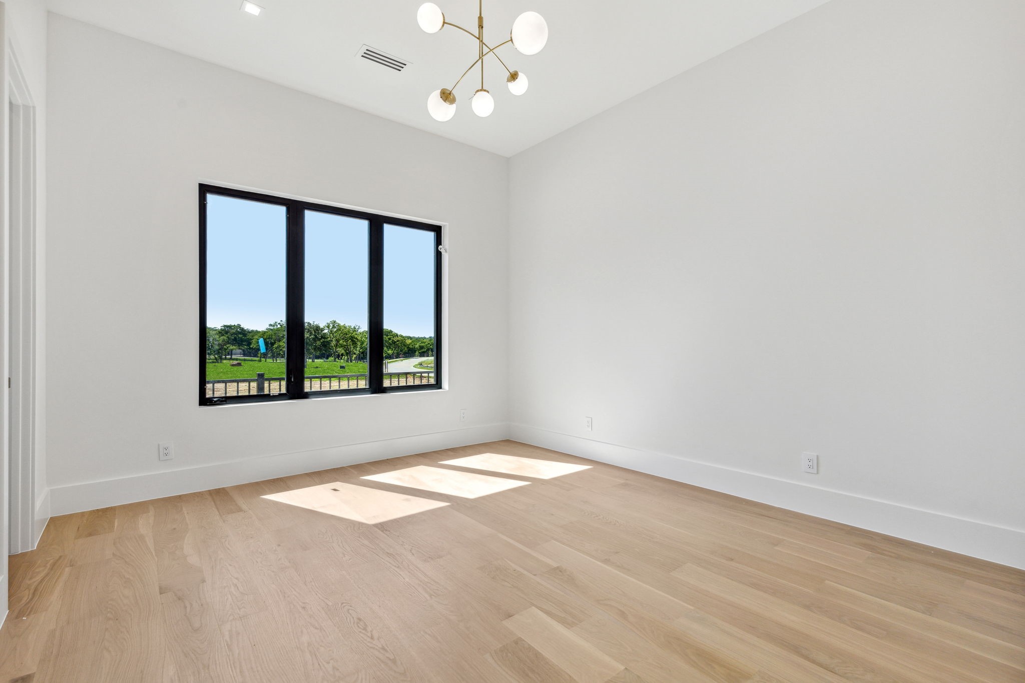 2636 Magnolia Circle