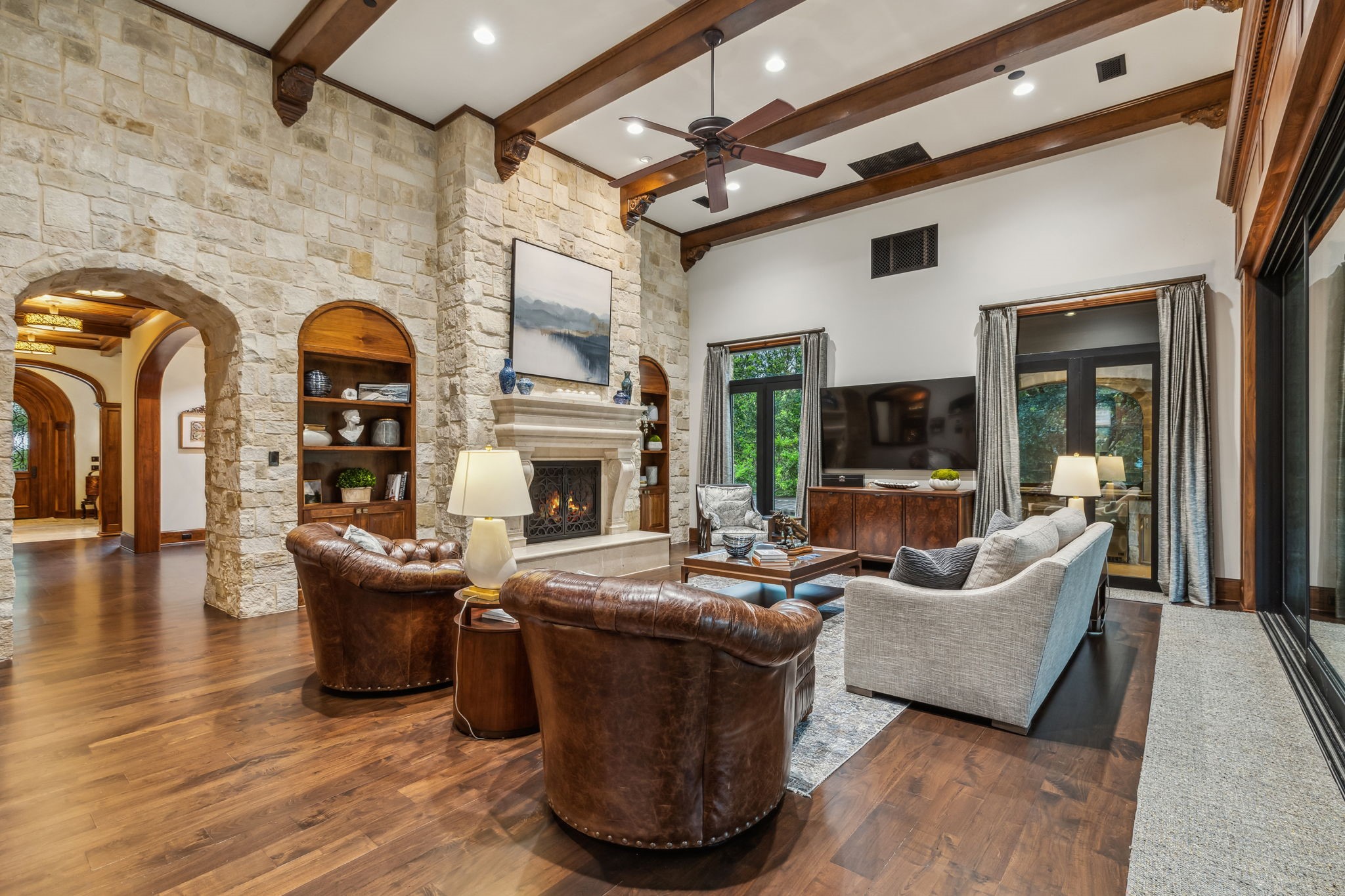 1121 Post Oak Place