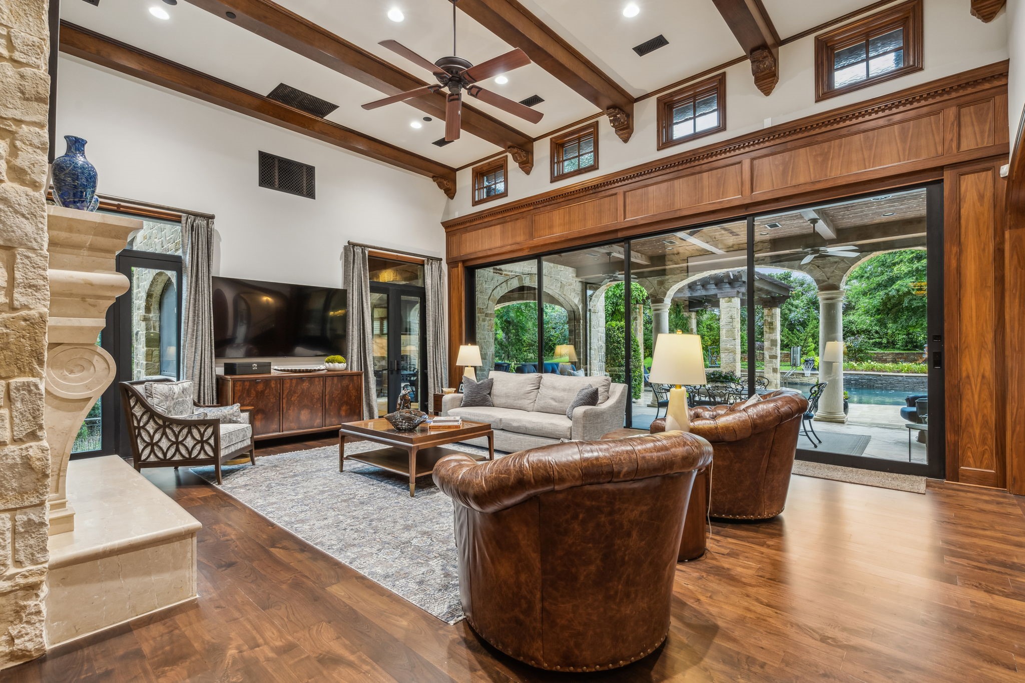 1121 Post Oak Place