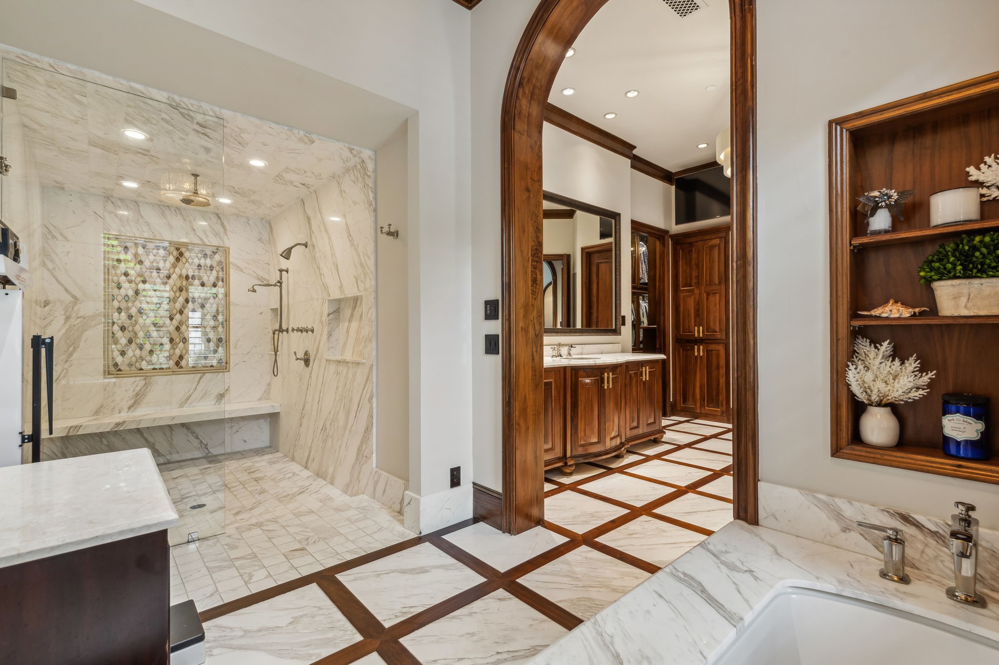 1121 Post Oak Place