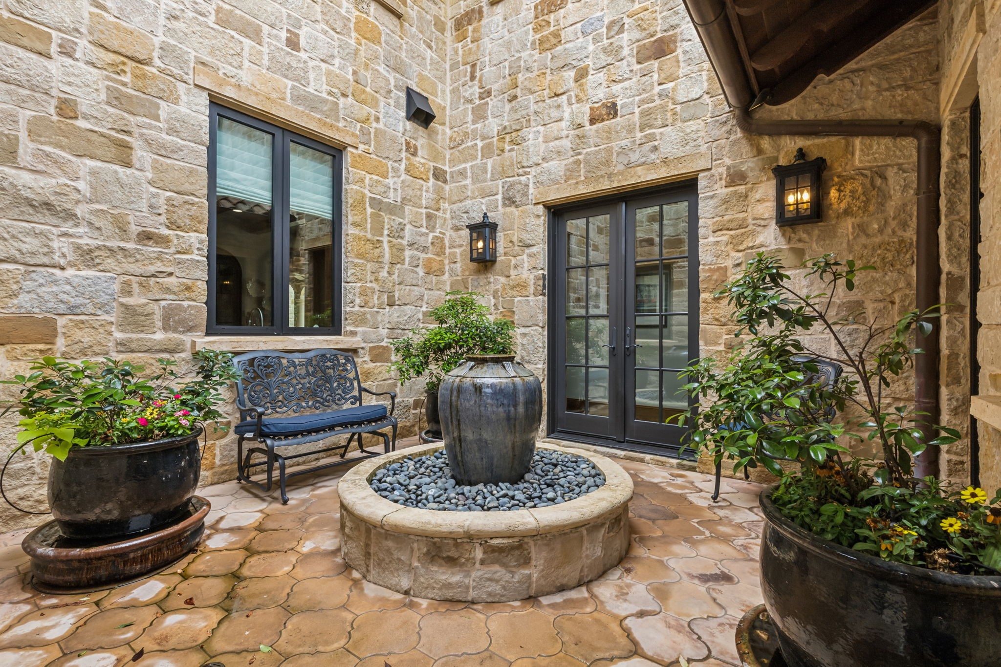 1121 Post Oak Place