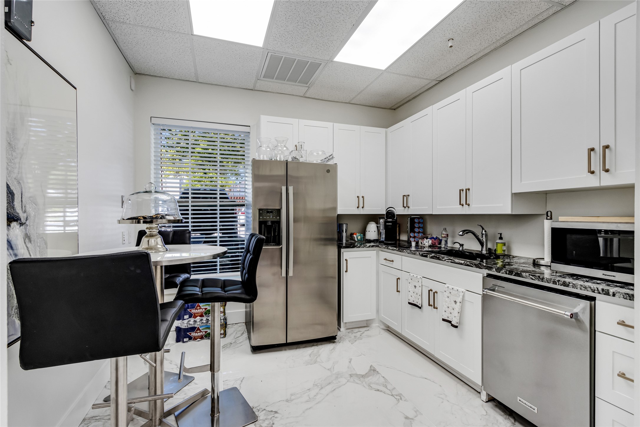 221 E Boulevard 3