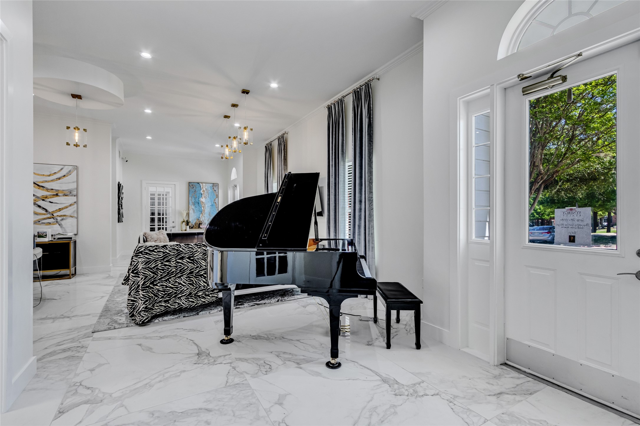 221 E Boulevard 3