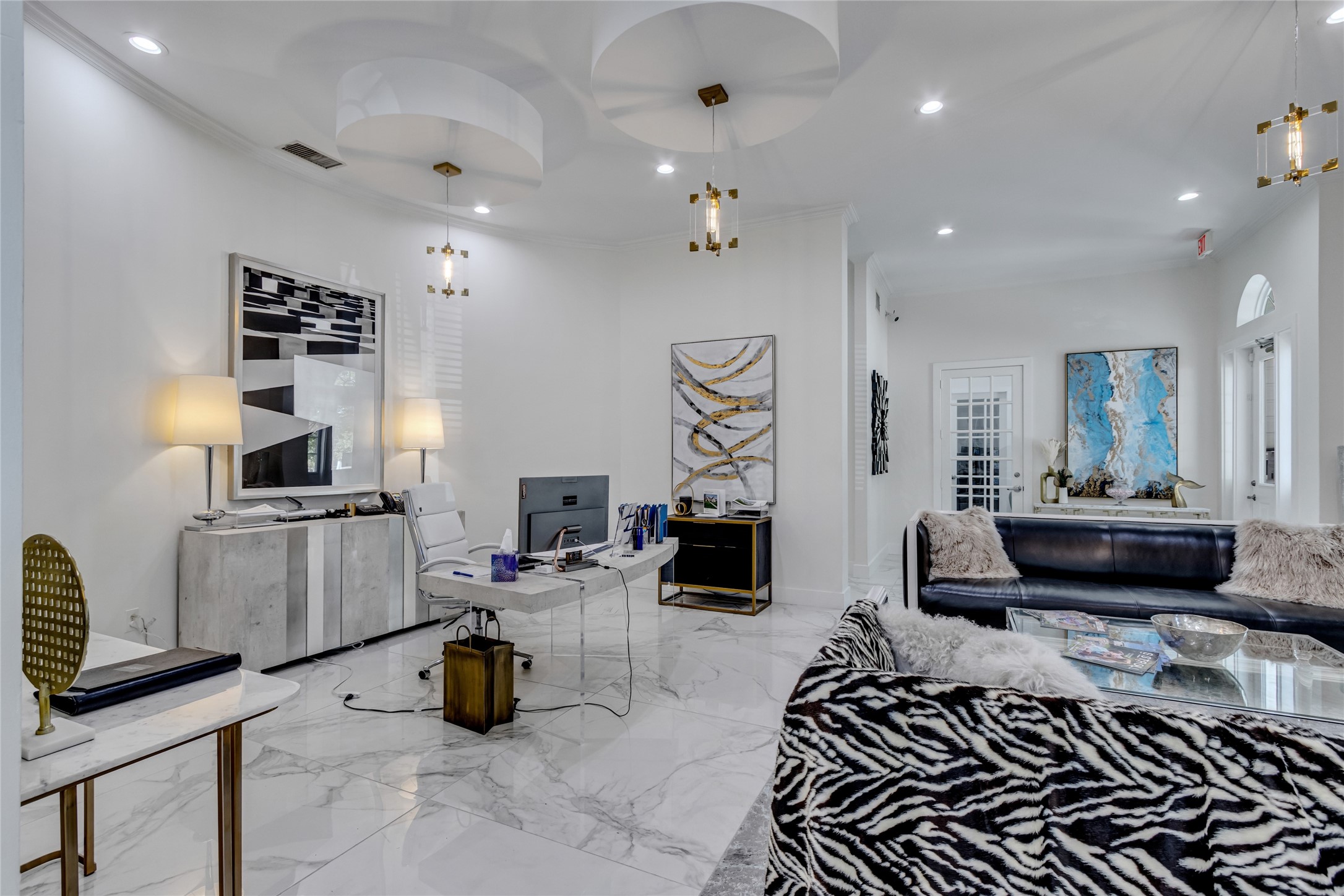 221 E Boulevard 3
