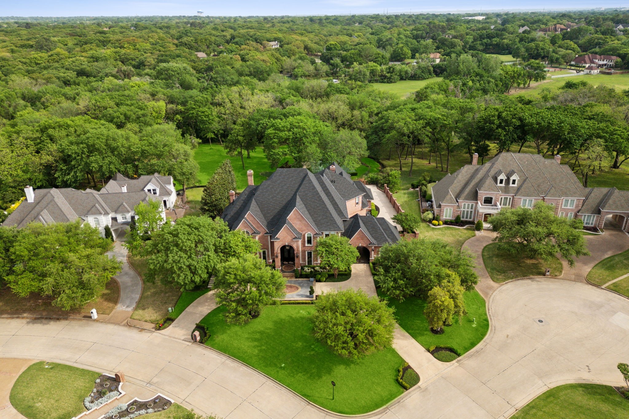 4309 Meandering Way