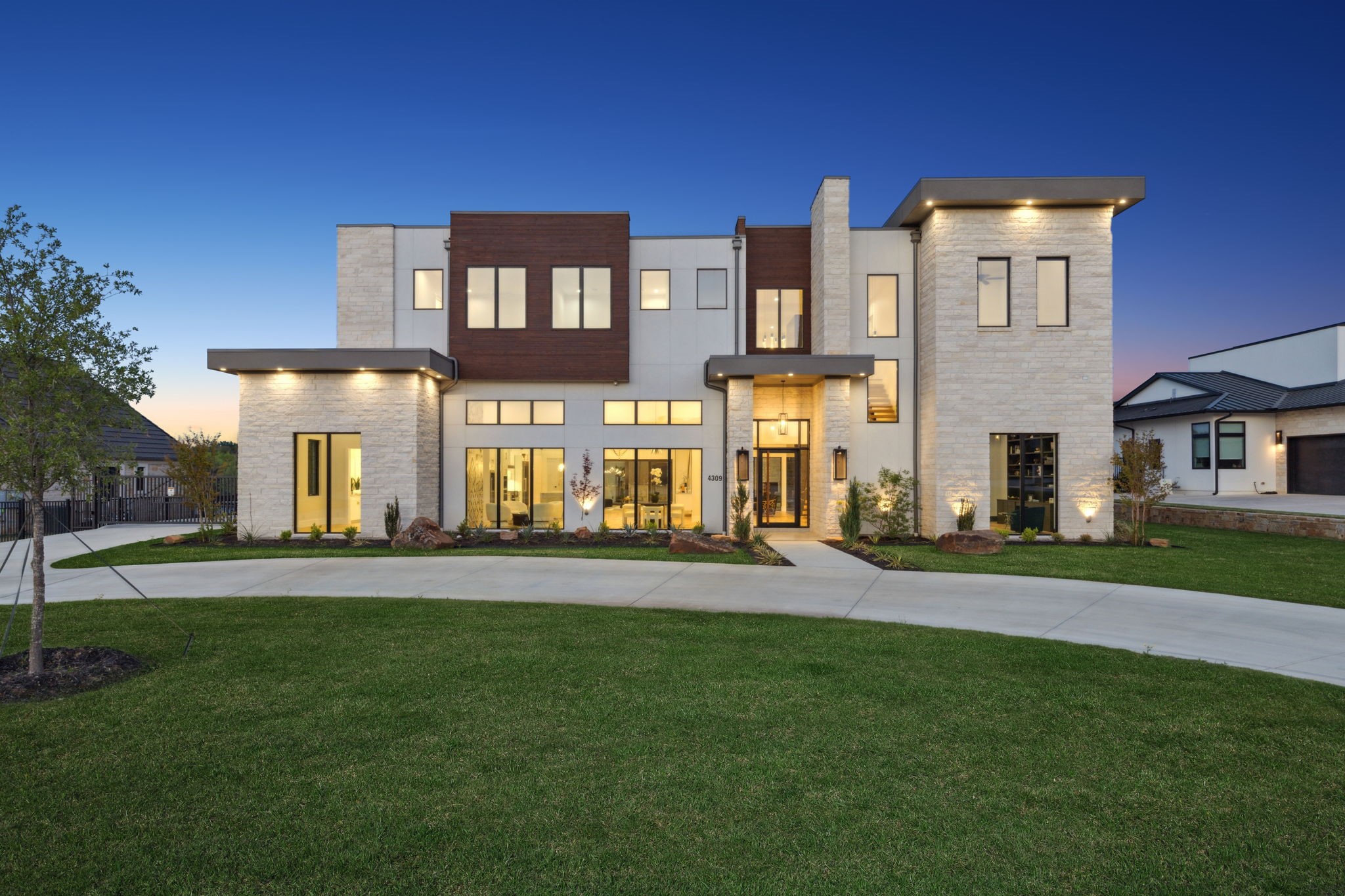 4309 Saddleback