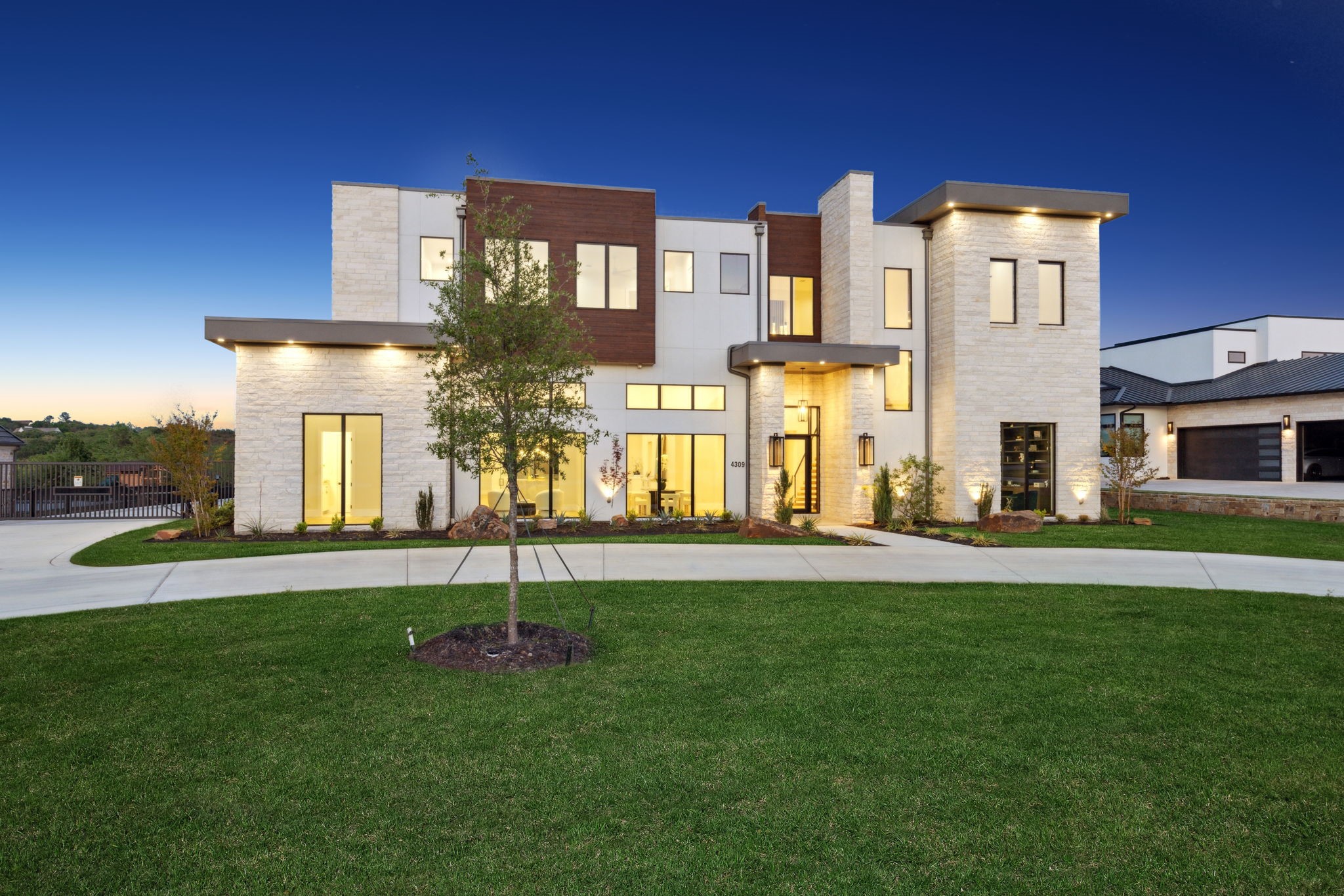 4309 Saddleback