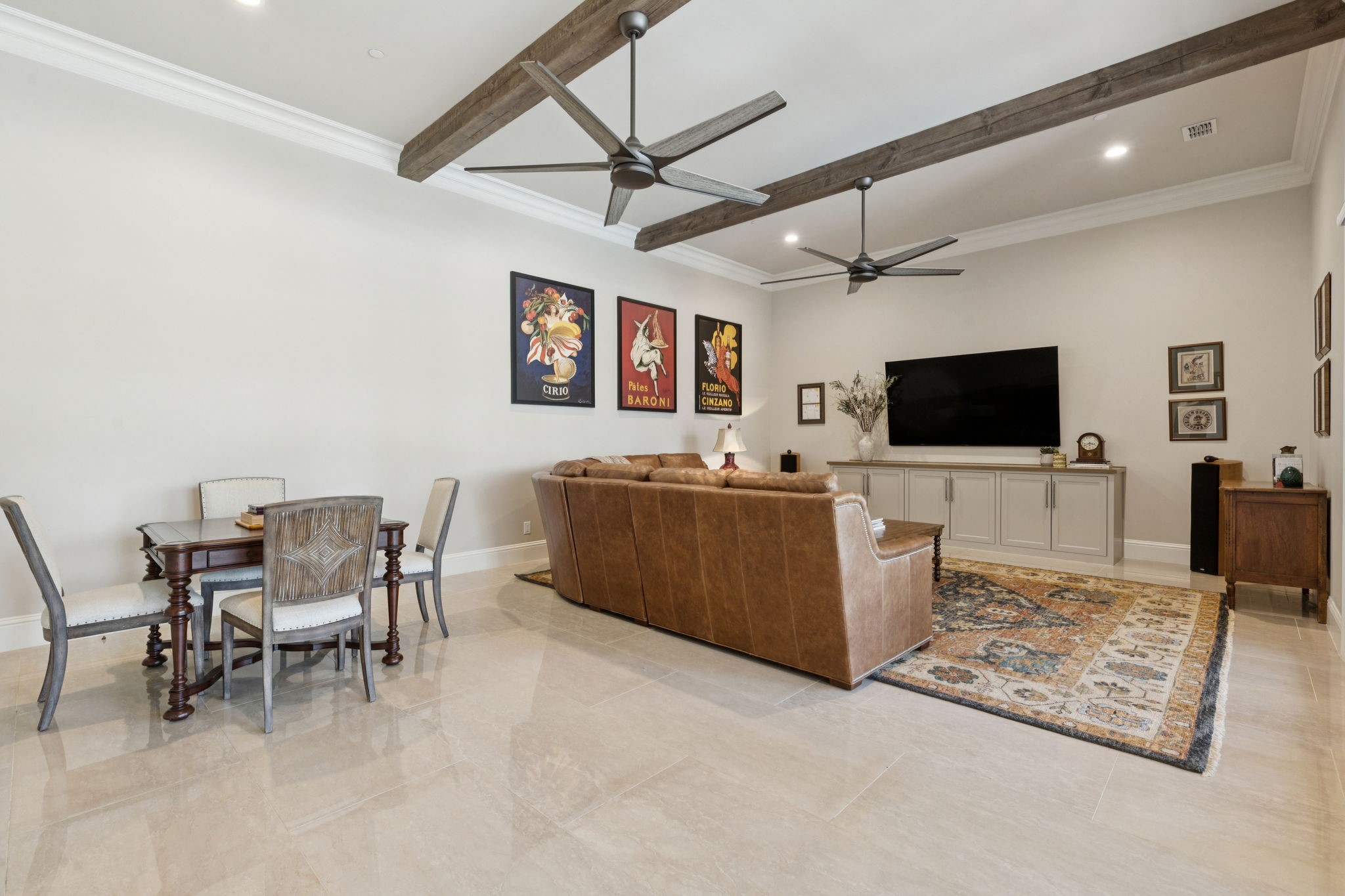 1806 Scenic Circle