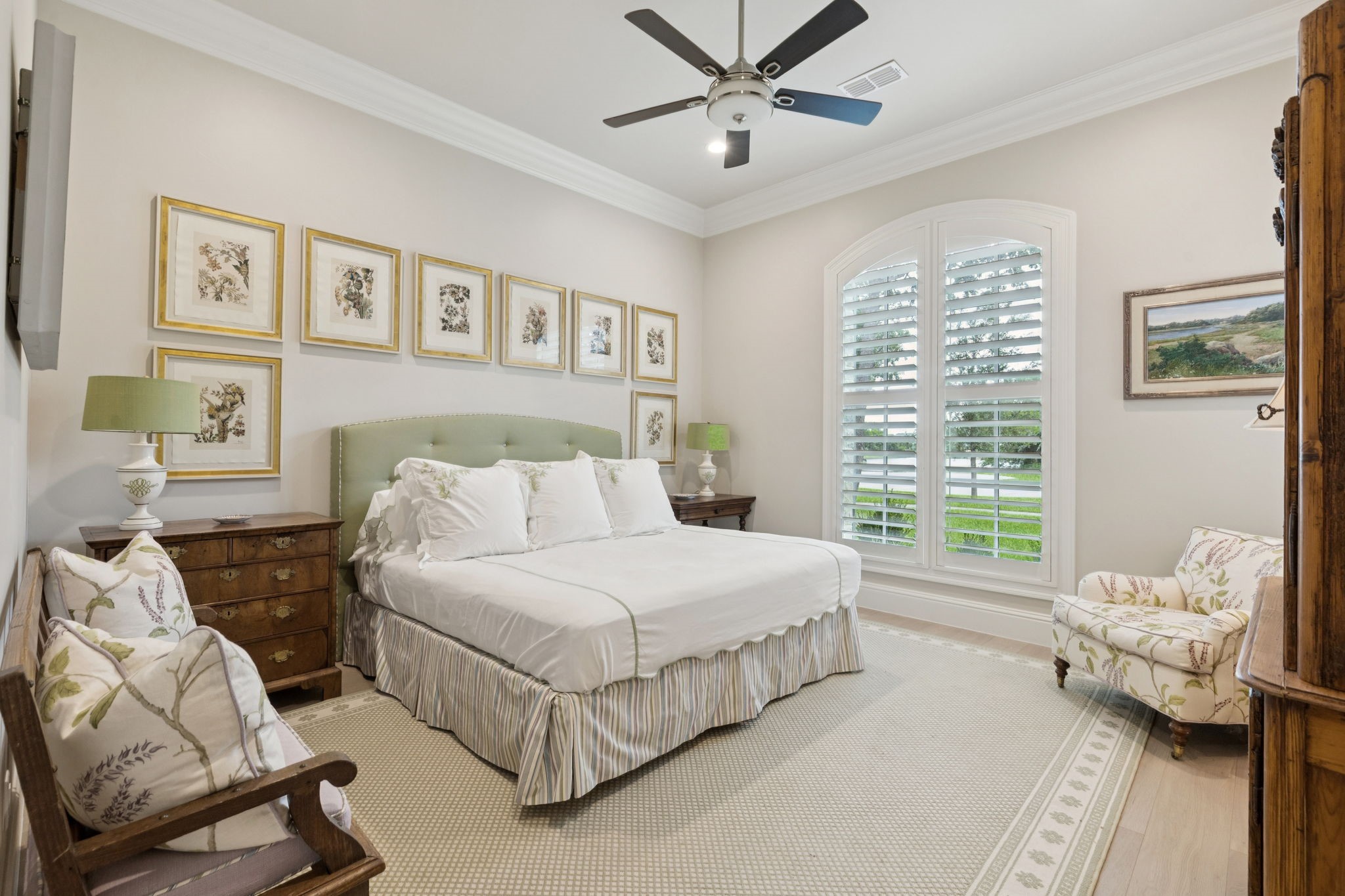 1806 Scenic Circle
