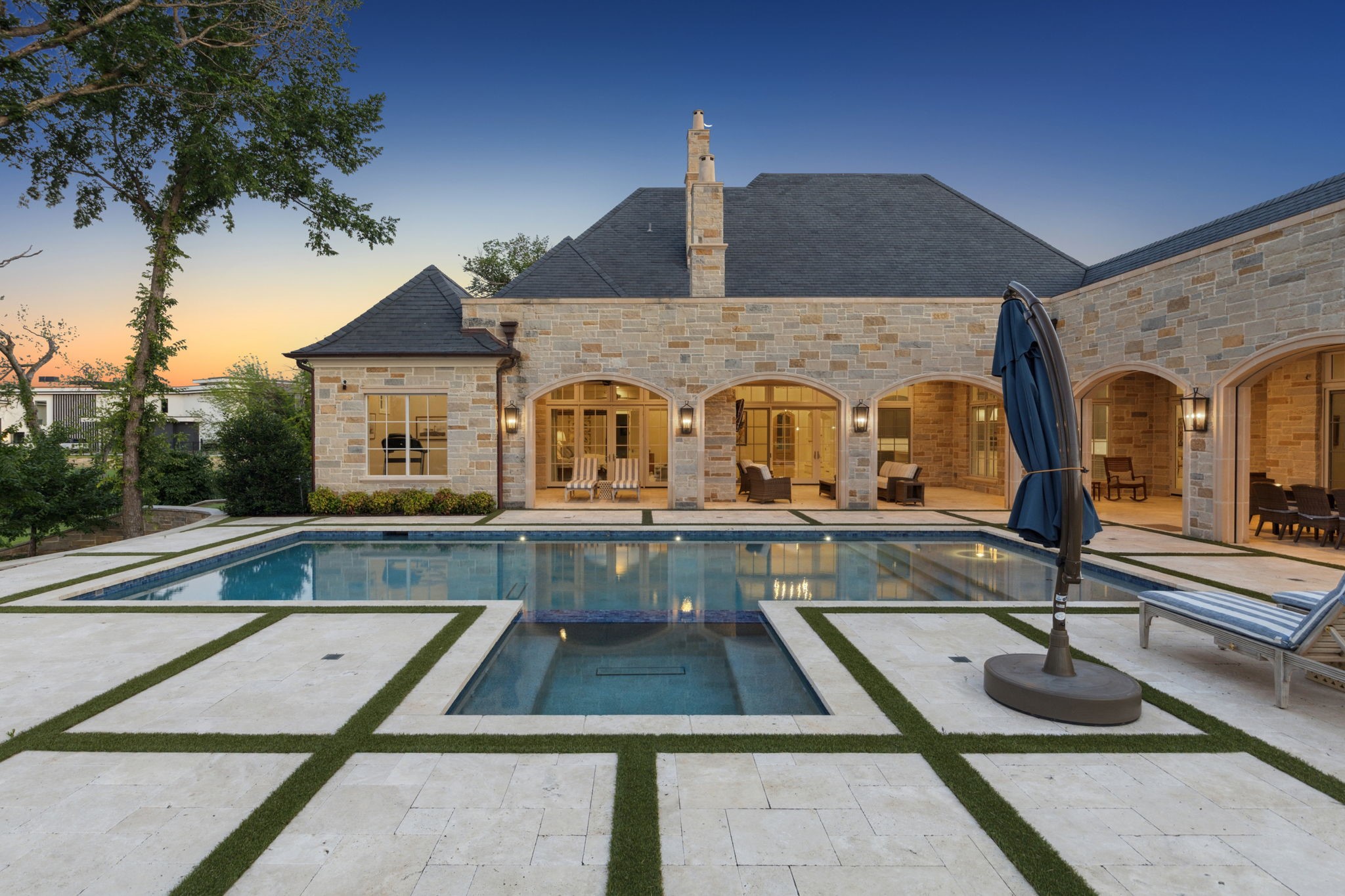 1806 Scenic Circle