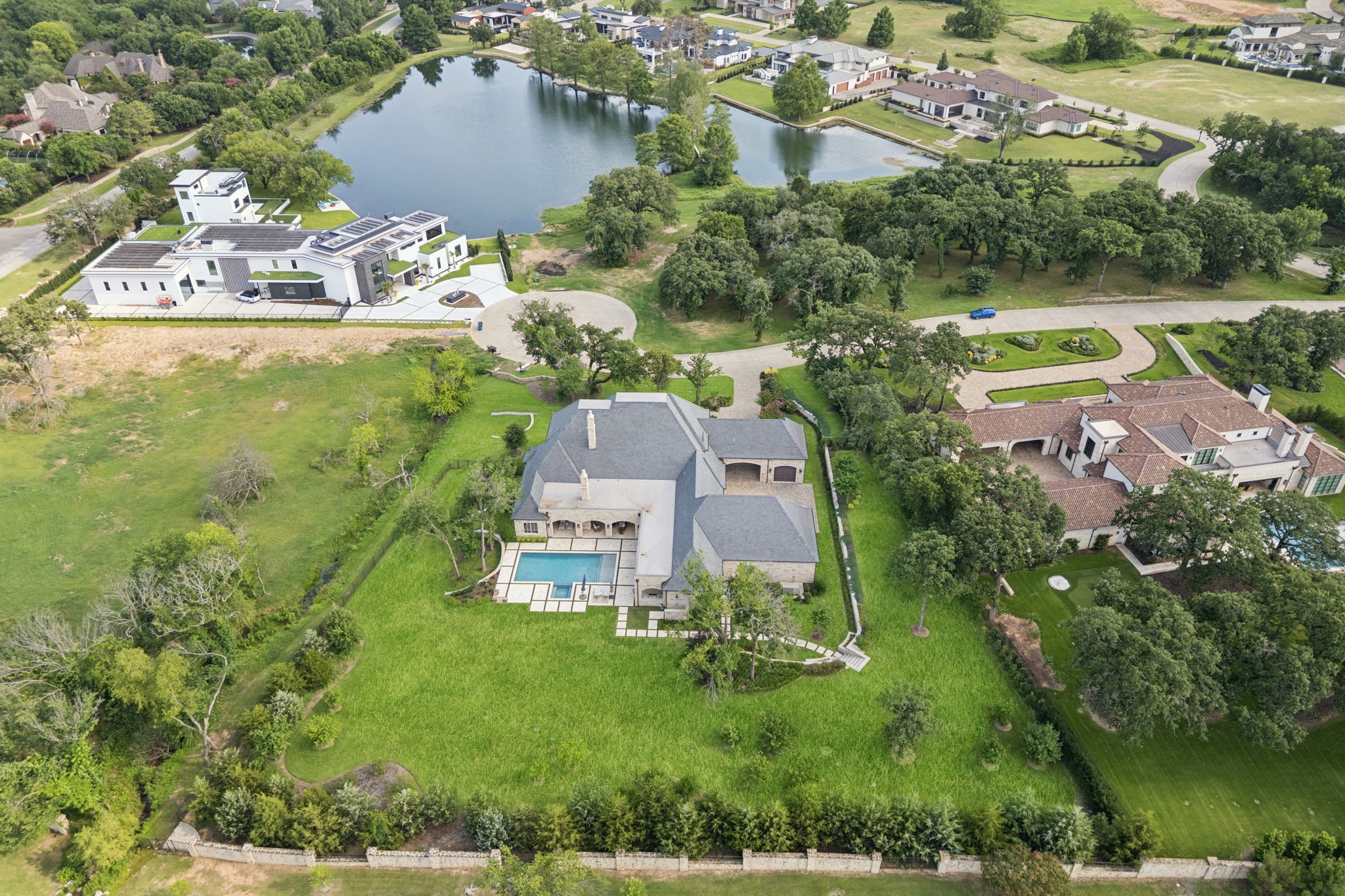 1806 Scenic Circle