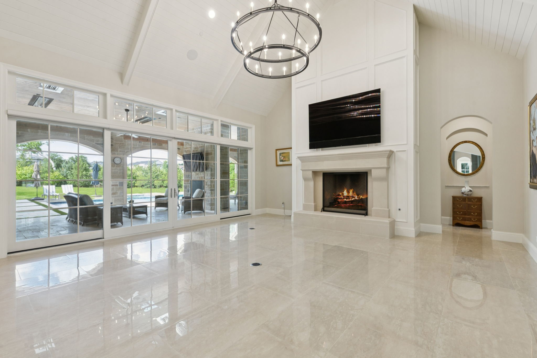 1806 Scenic Circle