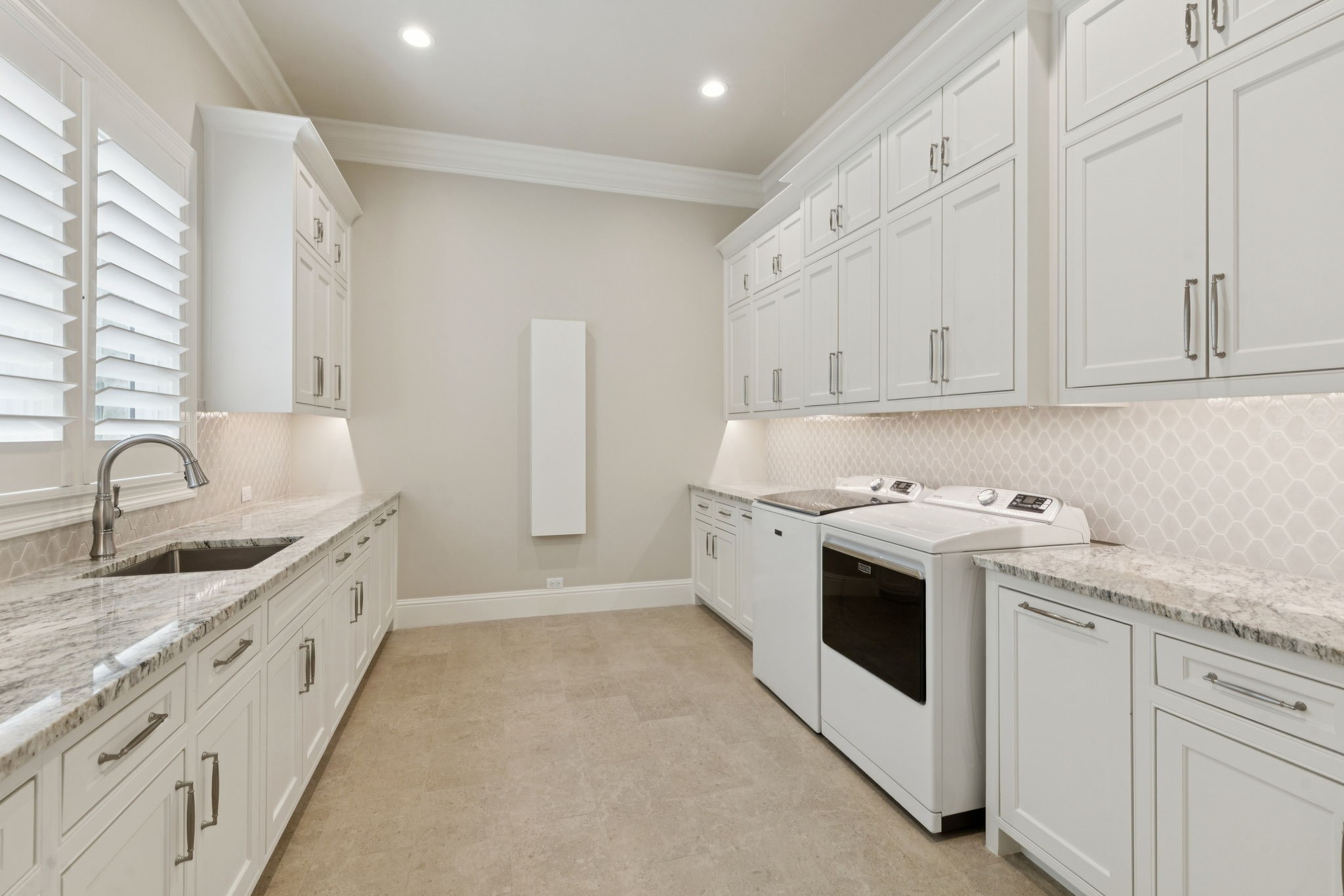 1806 Scenic Circle