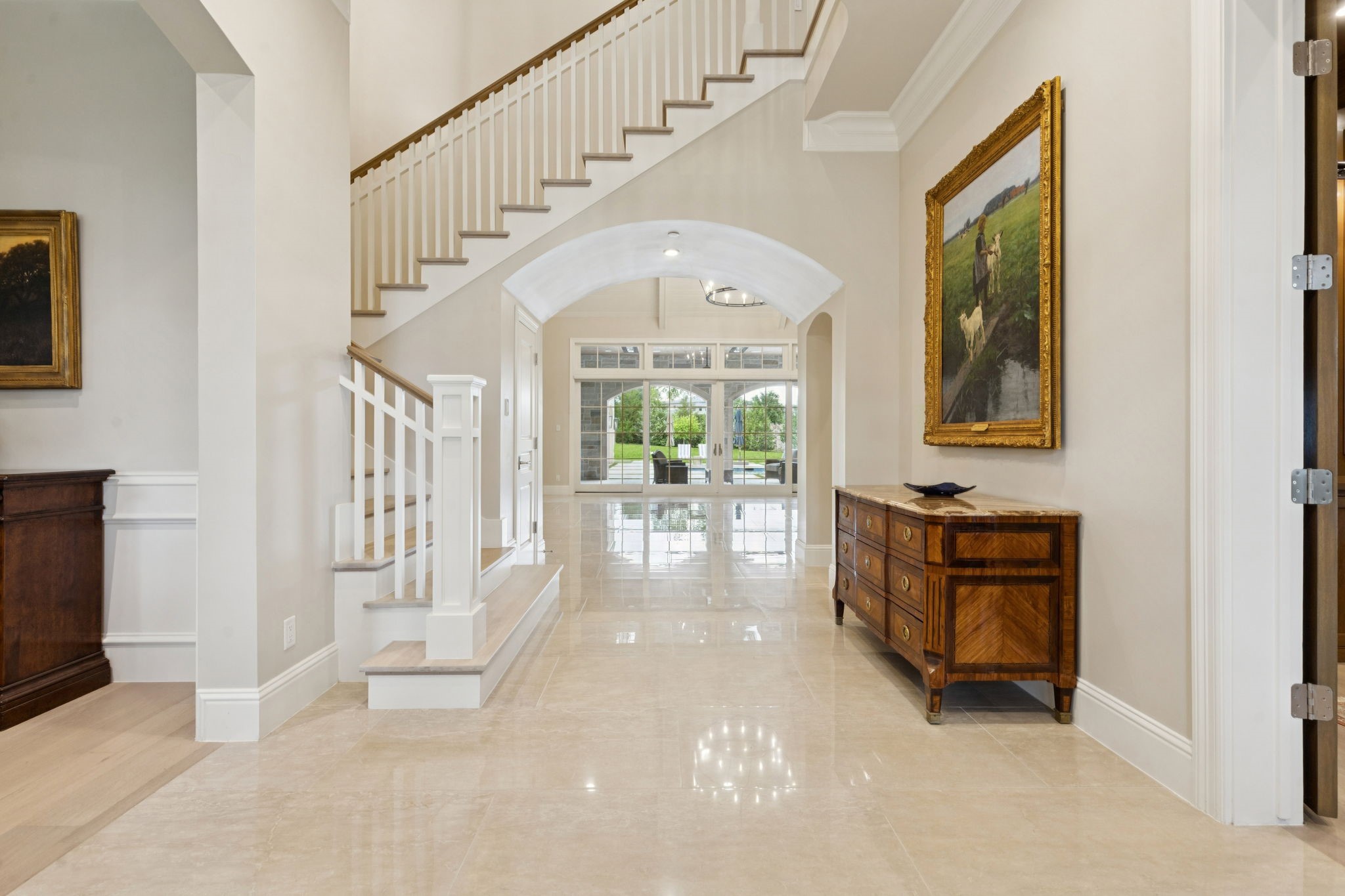 1806 Scenic Circle