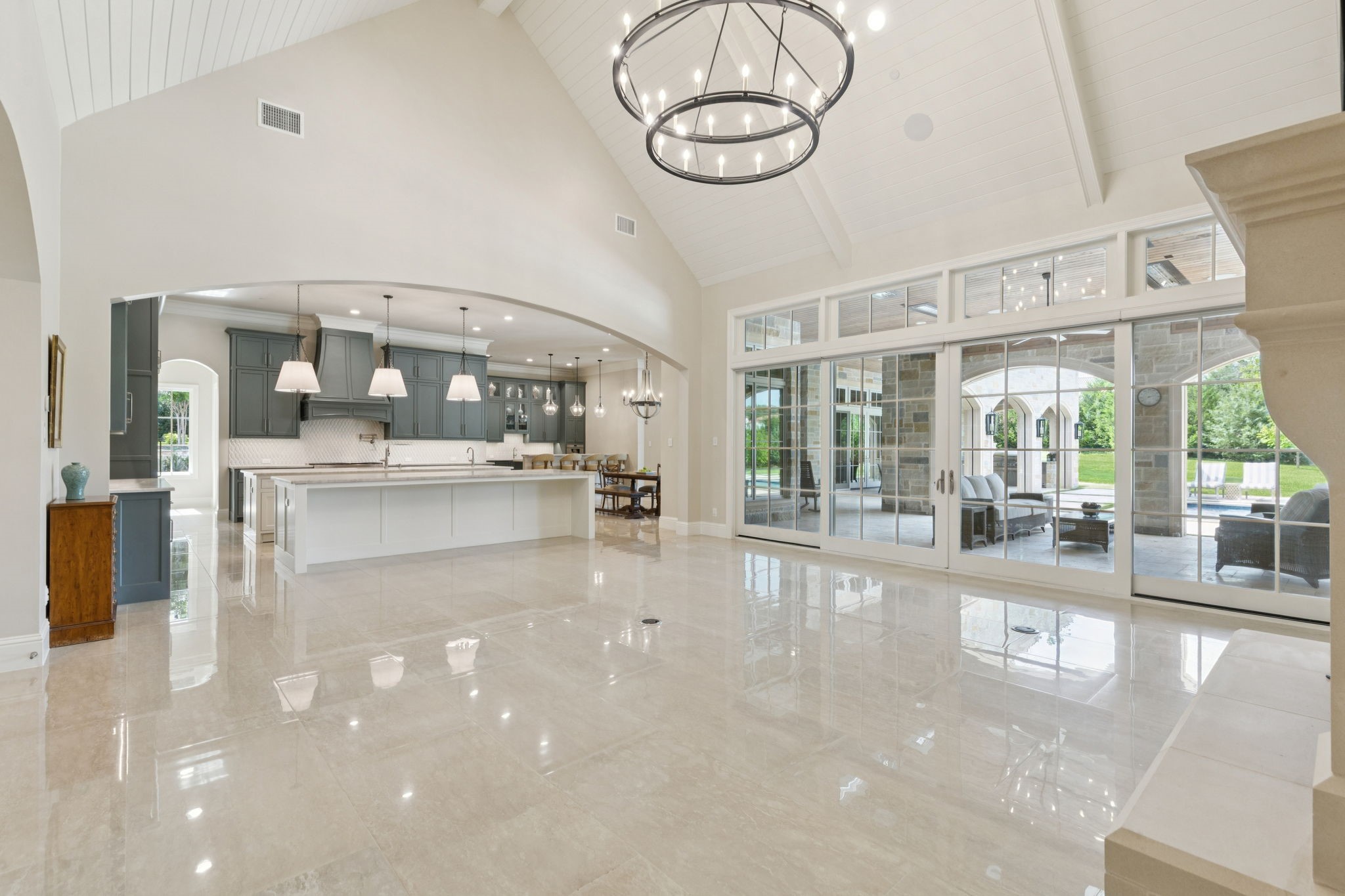 1806 Scenic Circle